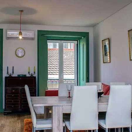 Red Palace Apartment *