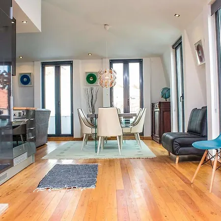 Red Palace Apartment *